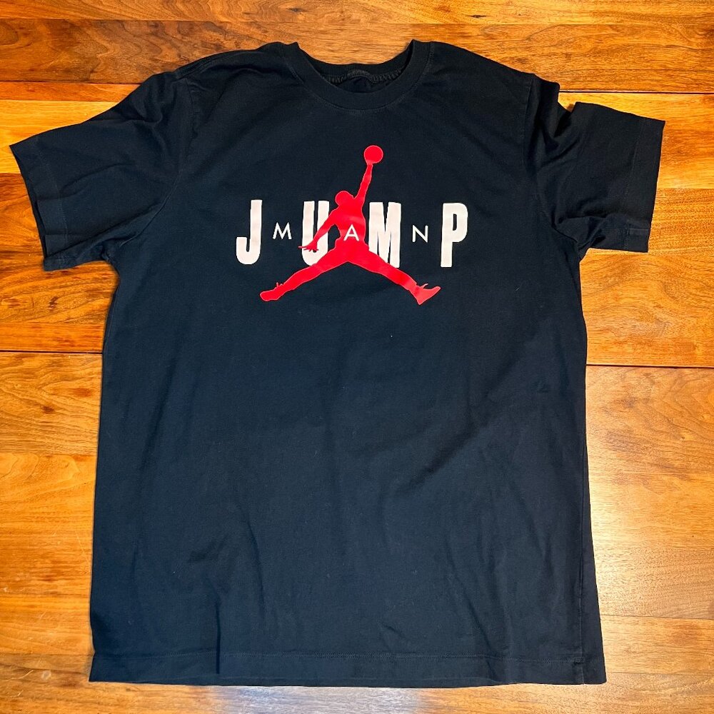 Jump Man - Michael Jordan - TShirt - Large